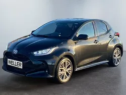 Schwarz Neu 2025 Toyota Yaris Hybrid Limousine | 23.906 € (Guter Preis)