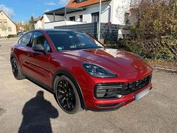 Rot Gebraucht 2022 Porsche Cayenne Turbo GT SUV | 195.696 €