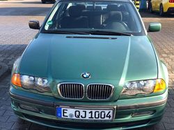 Grün Gebraucht 1998 BMW 318 Limousine | 2.500 € (Guter Preis)