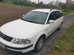 Weiß Gebraucht 1999 VW Passat Kombi | 1.400 € (Fairer Preis)