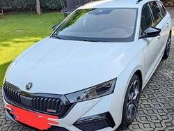 Weiß Gebraucht 2023 Skoda Octavia RS Kombi | 33.320 € (Fairer Preis)