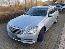 Silber Gebraucht 2010 Mercedes E250 Kombi | 4.800 € (Superpreis)
