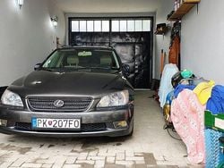 Grau Gebraucht 2004 Lexus IS300 Kombi | 9.000 €