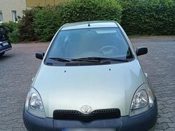 Grün Gebraucht 2002 Toyota Yaris Kleinwagen | 800 €