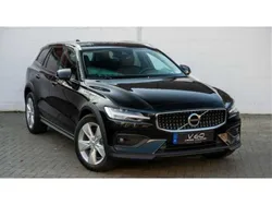 Onyx black / metallic (metallic) Gebraucht 2021 Volvo V60 Kombi | 37.600 € (Teuer)