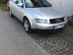Silber Gebraucht 2001 Audi A4 Limousine | 1.299 € (Fairer Preis)
