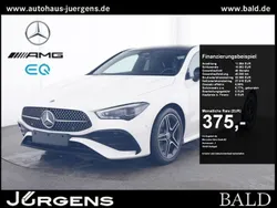 Weiss polarweiss Gebraucht 2024 Mercedes CLA200 AMG Coupé | 39.440 € (Fairer Preis)