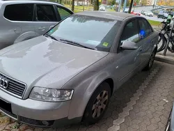 Silber Gebraucht 2002 Audi A4 Limousine | 700 € (Superpreis)