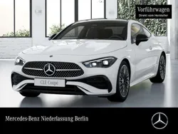 Weiß Gebraucht 2025 Mercedes 180 AMG Limousine | 55.890 €