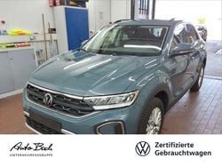 Blau (petroleum blue metallic) Gebraucht 2024 VW T-Roc Life SUV | 28.980 € (Fairer Preis)