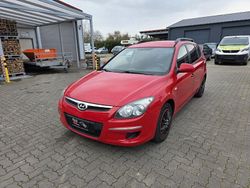 Rot Gebraucht 2010 Hyundai i30 Edition Kombi | 2.650 € (Fairer Preis)
