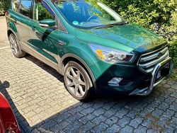 Grün Gebraucht 2017 Ford Kuga SUV | 12.000 € (Guter Preis)