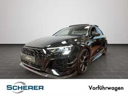 Mythosschwarz metallic Gebraucht 2024 Audi RS3 Kleinwagen | 98.880 €