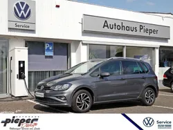 Grau Gebraucht 2018 VW Golf Sportsvan Join Van / Kleinbus | 14.980 € (Fairer Preis)