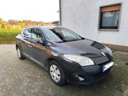 Grau Gebraucht 2010 Renault Mégane GrandTour Dynamique Kombi | 3.200 € (Etwas zu teuer)
