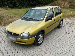 Gelb Gebraucht 1999 Opel Corsa Limousine | 1.450 € (Fairer Preis)