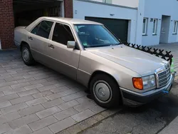 Andere außenfarben Gebraucht 1992 Mercedes 200 Limousine | 3.500 €
