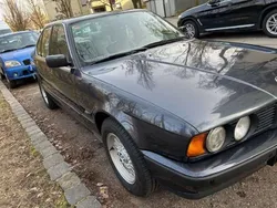 Grau Gebraucht 1994 BMW 518 Executive Limousine | 3.000 €