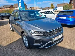 Indiumgrau metallic Gebraucht 2024 VW T-Roc Life SUV | 28.950 € (Guter Preis)