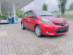 Rot Gebraucht 2012 Toyota Yaris Multidrive S Limousine | 10.500 € (Fairer Preis)