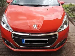 Orange Gebraucht 2015 Peugeot 208 Active Kleinwagen | 6.500 € (Fairer Preis)