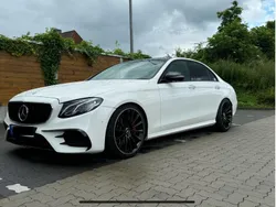 Weiß Gebraucht 2018 Mercedes E350 AMG line Limousine | 29.449 € (Fairer Preis)