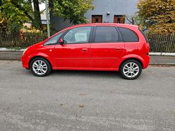 Rot Gebraucht 2009 Opel Meriva Innovation Van / Kleinbus | 3.000 € (Guter Preis)