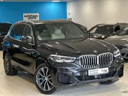 Black sapphire metallic Gebraucht 2022 BMW X5 M Sport SUV | 49.199 € (Superpreis)