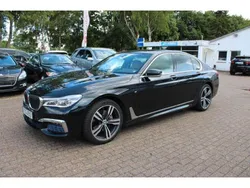 Black sapphire metallic (metallic) Gebraucht 2018 BMW 740 M Sport Limousine | 22.499 €