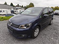 Blau Gebraucht 2015 VW Touran Trendline Van / Kleinbus | 8.490 € (Guter Preis)
