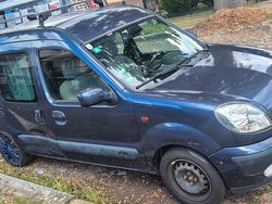 Violet Gebraucht 2005 Renault Kangoo Privilege Van / Kleinbus | 799 € (Guter Preis)