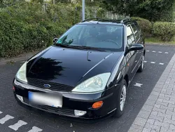 Schwarz Gebraucht 2000 Ford Focus Ghia Kombi | 1.470 € (Fairer Preis)