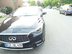 Schwarz Gebraucht 2016 Infiniti Q30 Premium Kleinwagen | 9.850 € (Fairer Preis)