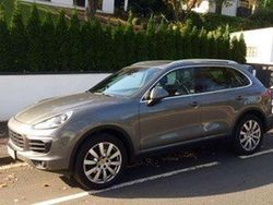 Grau Gebraucht 2016 Porsche Cayenne SUV | 53.200 €