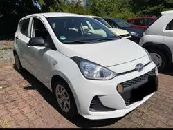 Weiß Gebraucht 2017 Hyundai i10 Classic Kleinwagen | 4.000 € (Etwas zu teuer)