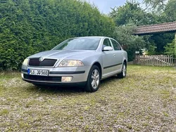 Grau Gebraucht 2005 Skoda Octavia Limousine | 2.100 € (Fairer Preis)