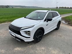 Weiß Gebraucht 2022 Mitsubishi Eclipse Cross Top SUV | 25.900 € (Teuer)