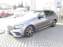 Grau Gebraucht 2018 Mercedes E400 AMG line Kombi | 31.333 € (Fairer Preis)