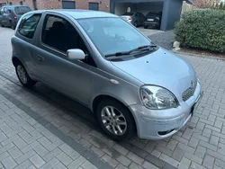 Silber Gebraucht 2003 Toyota Yaris Kleinwagen | 2.499 € (Guter Preis)