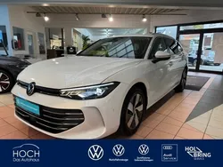 Oryxweiß Gebraucht 2024 VW Passat Business Kombi | 36.695 € (Teuer)