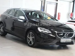 Schwarz Gebraucht 2019 Volvo V40 R-Design Kombi | 15.990 € (Etwas zu teuer)