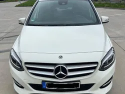 Weiß Gebraucht 2017 Mercedes B200 Urban Van / Kleinbus | 19.400 € (Fairer Preis)