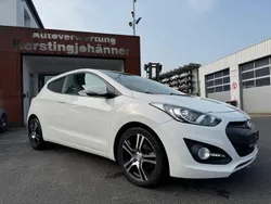 Weiß Gebraucht 2013 Hyundai i30 Coupé | 2.990 € (Superpreis)