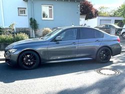 Grau Gebraucht 2016 BMW 330 M Sport Limousine | 18.999 € (Superpreis)