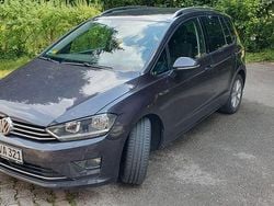 Grau Gebraucht 2016 VW Golf Sportsvan LOUNGE Van / Kleinbus | 14.300 € (Fairer Preis)