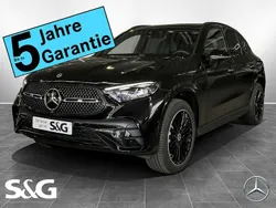 Metalliclack obsidianschwarz Gebraucht 2025 Mercedes GLC300e AMG SUV | 87.999 €