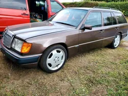 Braun Gebraucht 1993 Mercedes E320 Kombi | 14.500 €