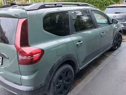 Schwarz Gebraucht 2023 Dacia Jogger Essentiel Limousine | 19.600 € (Guter Preis)