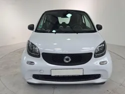 Weiß Gebraucht 2017 Smart ForTwo Coupé Prime Coupé | 8.299 € (Fairer Preis)