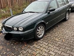 Grün Gebraucht 2005 Jaguar X-type Kombi | 2.499 €